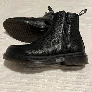 2976 WOMEN'S LEATHER ZIPPER CHELSEA BOOTS SZ. 8 (39 EU)